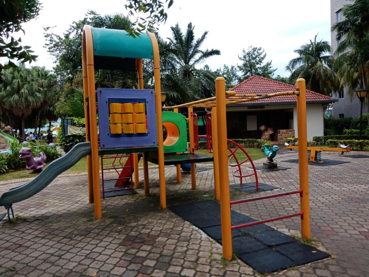 Glory Beach Resort Private Penthouse Port Dickson Exterior foto