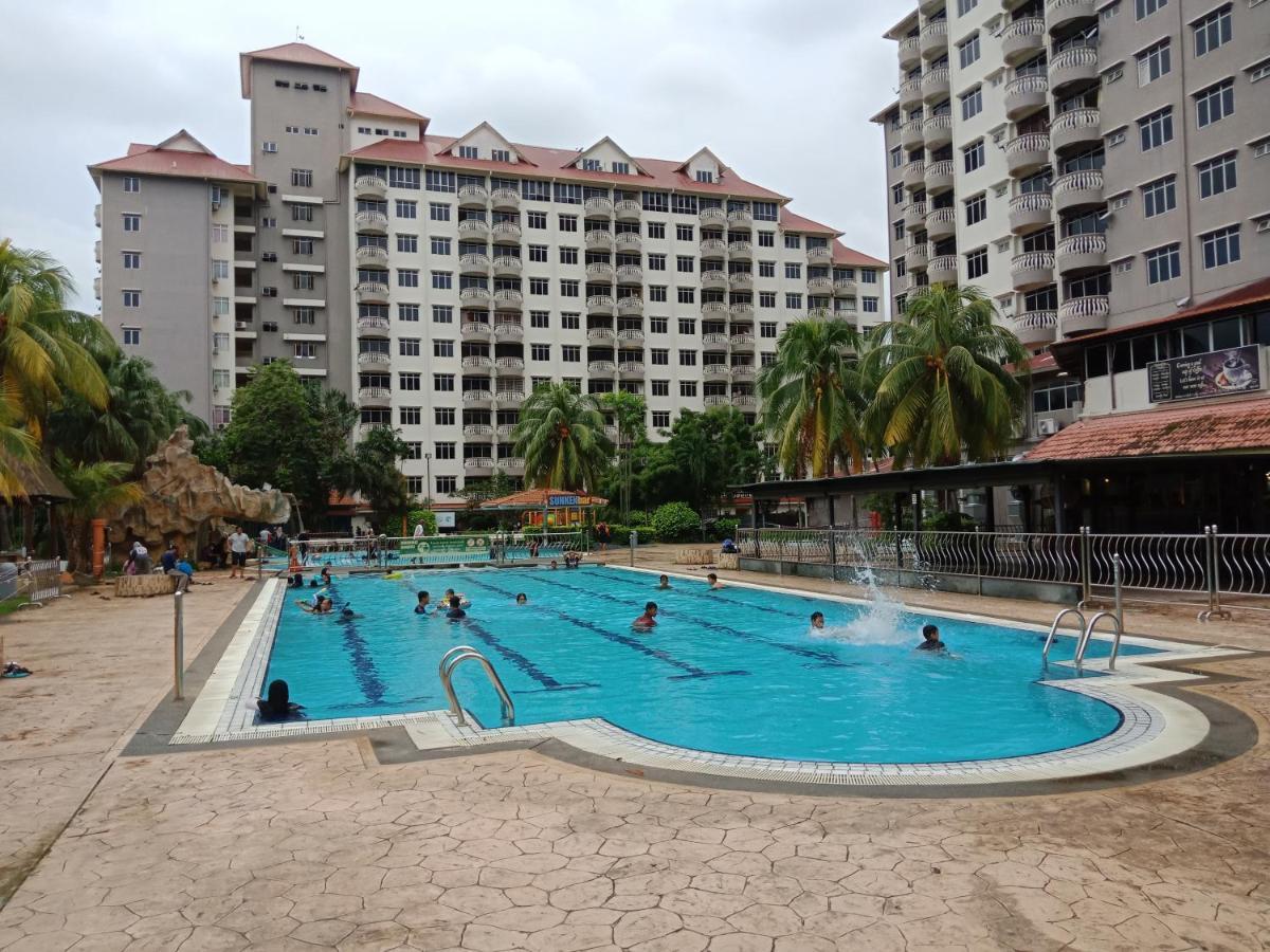 Glory Beach Resort Private Penthouse Port Dickson Exterior foto