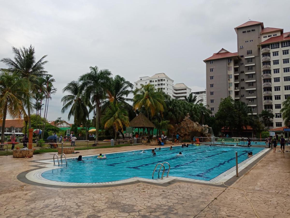 Glory Beach Resort Private Penthouse Port Dickson Exterior foto